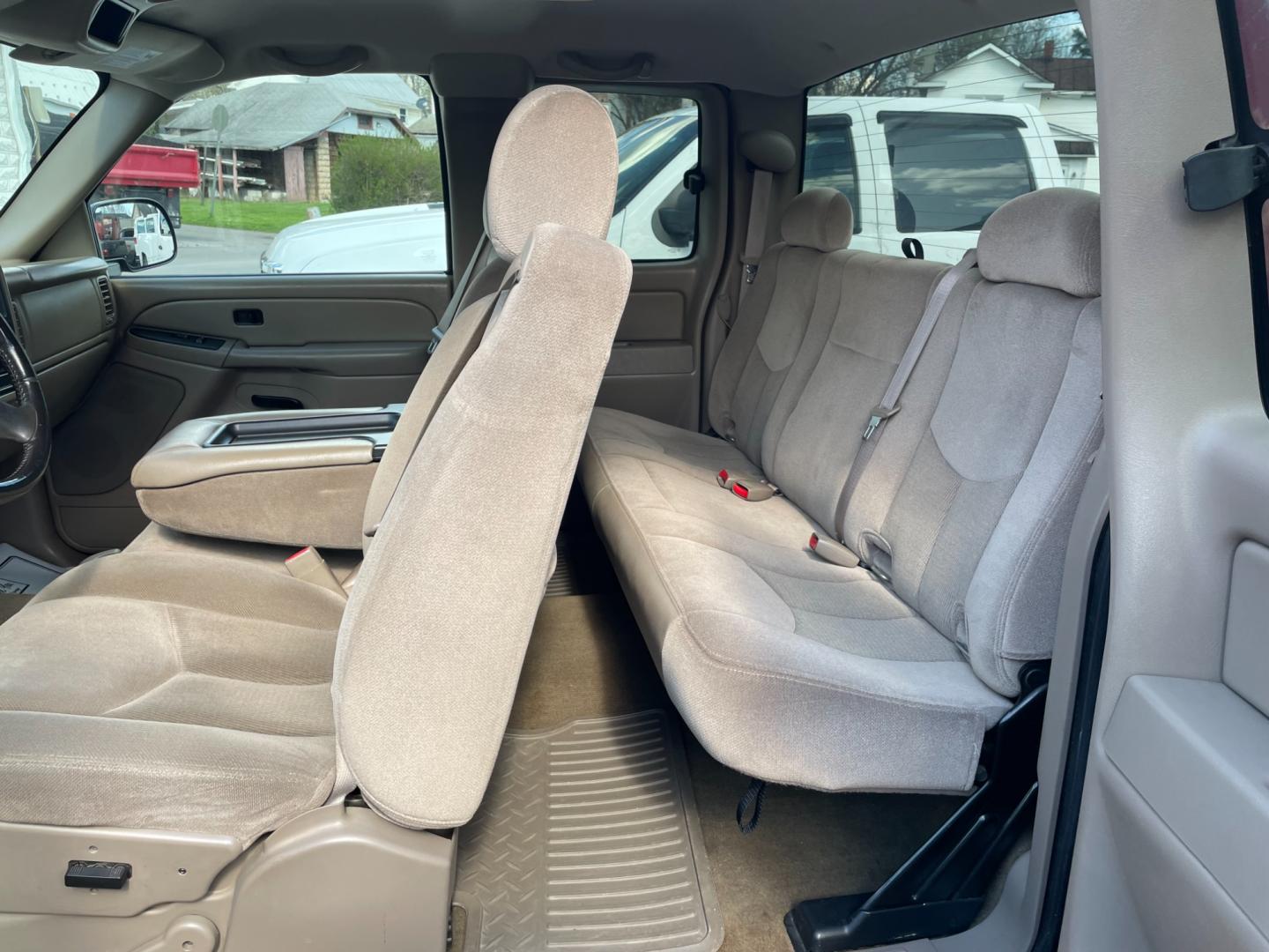 2007 Red /tan GMC Sierra Classic 1500 SL Ext. Cab 4WD (1GTEK19Z07Z) with an 5.3L V8 OHV 16V FFV engine, 4-Speed Automatic Overdrive transmission, located at 101 N. Main Street, Muncy, PA, 17756, (570) 546-5462, 41.207691, -76.785942 - Photo#6